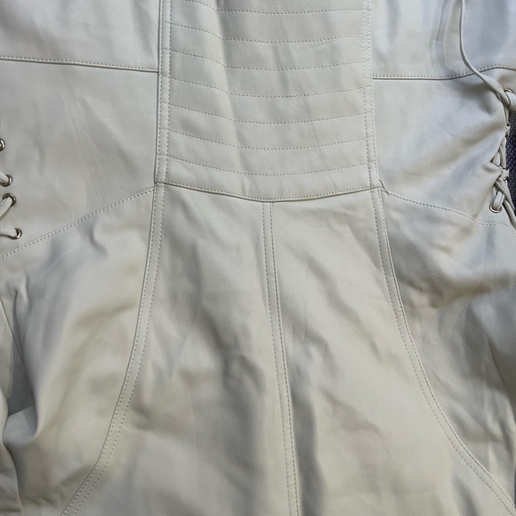 Guess Cream Leather Motorcycle Jacket with Asymmetrical Design - Picture 6 of 11